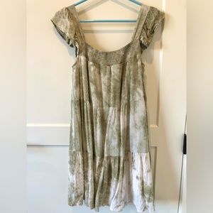 Womens Talulah Dress. Size SM, never worn.  Sage green & white, flowy fit.